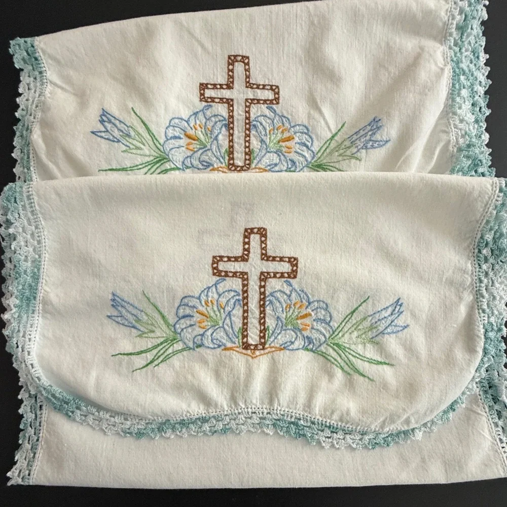 Vintage Easter Linen Dresser Scarves Set 2 Embroidered Cross‎ Crochet 37x15